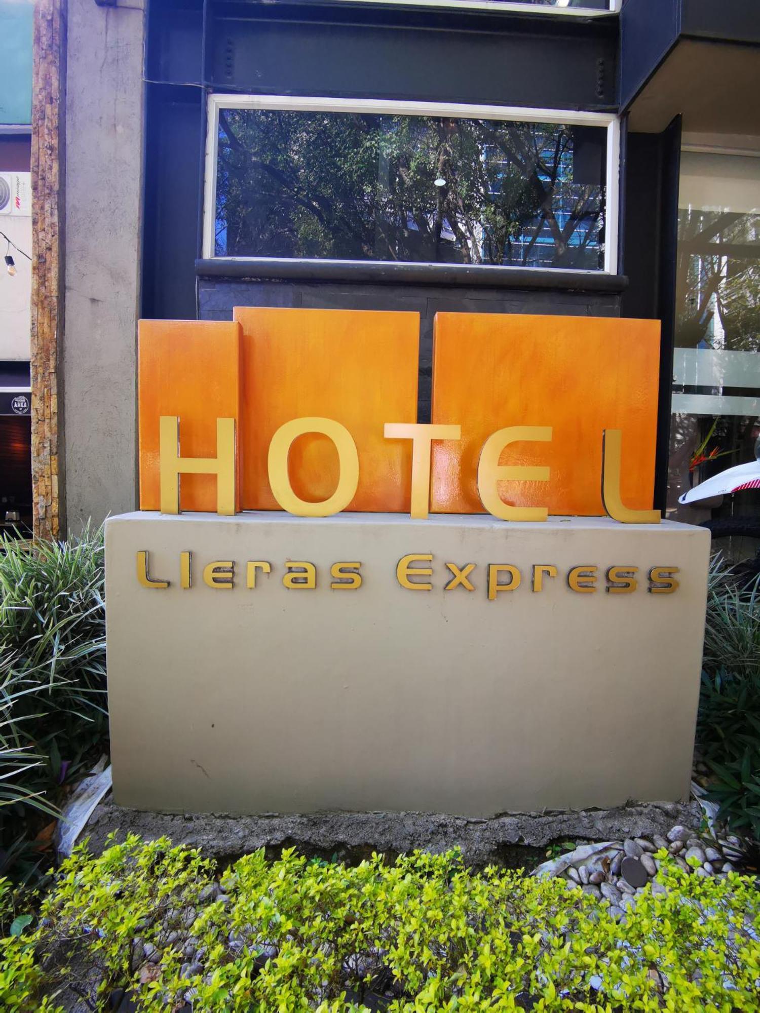 Hotel Lleras Express Medellín Exterior foto